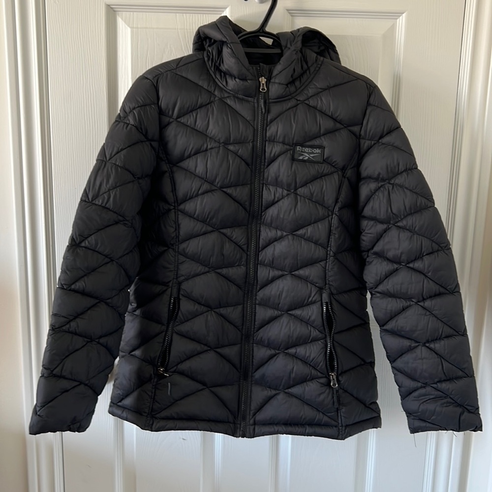 Reebok medium black puffer light weight jacket size medium for women